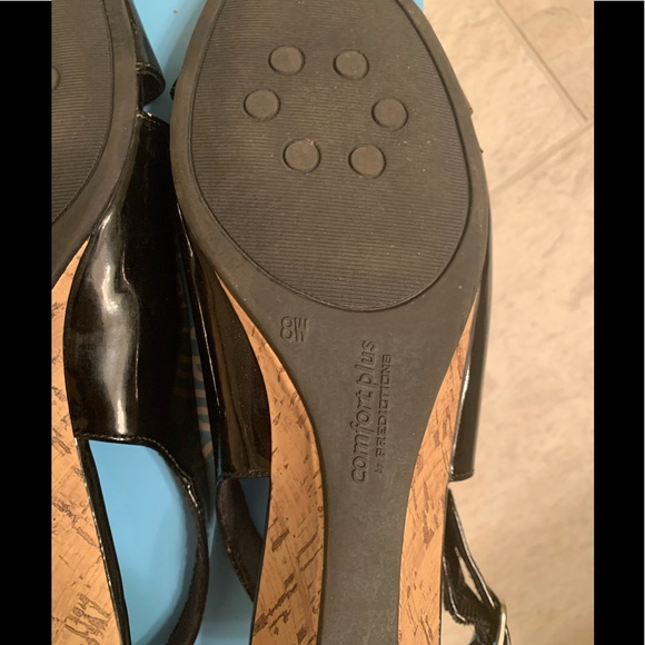 comfort plus by Predictions Nenet Black Patent Leather Wedge - Picture 8 of 12